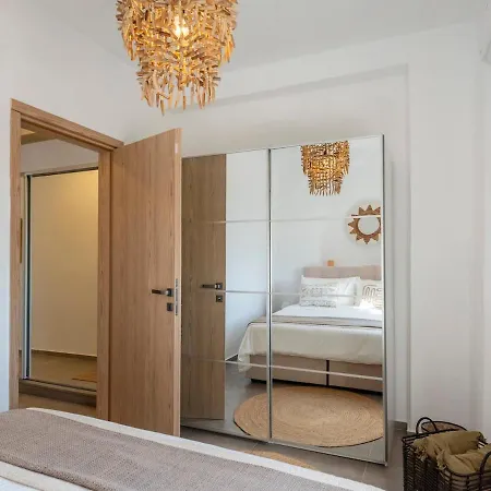 Pounta - 2br With Shared Pool - Fiora I Ferienhaus *