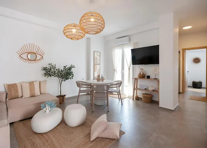 Pounta - 2br With Shared Pool - Fiora I *